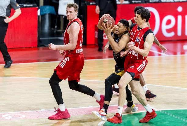 NBL季后赛：杨文学9分，CBA新秀遭冷藏，唐才育助队首胜