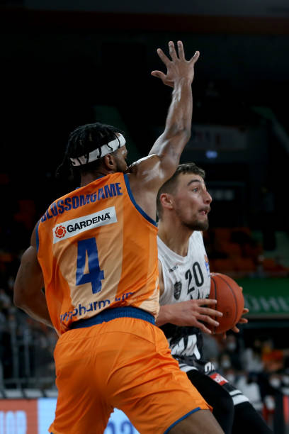 教练和俱乐 教练和俱乐